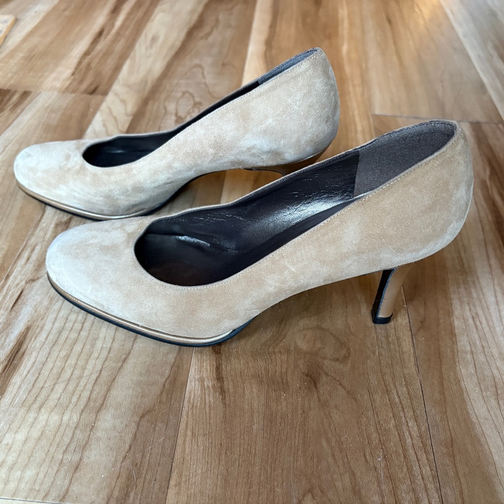 Stuart Weitzman Classic Camel Suede Pumps 6.5